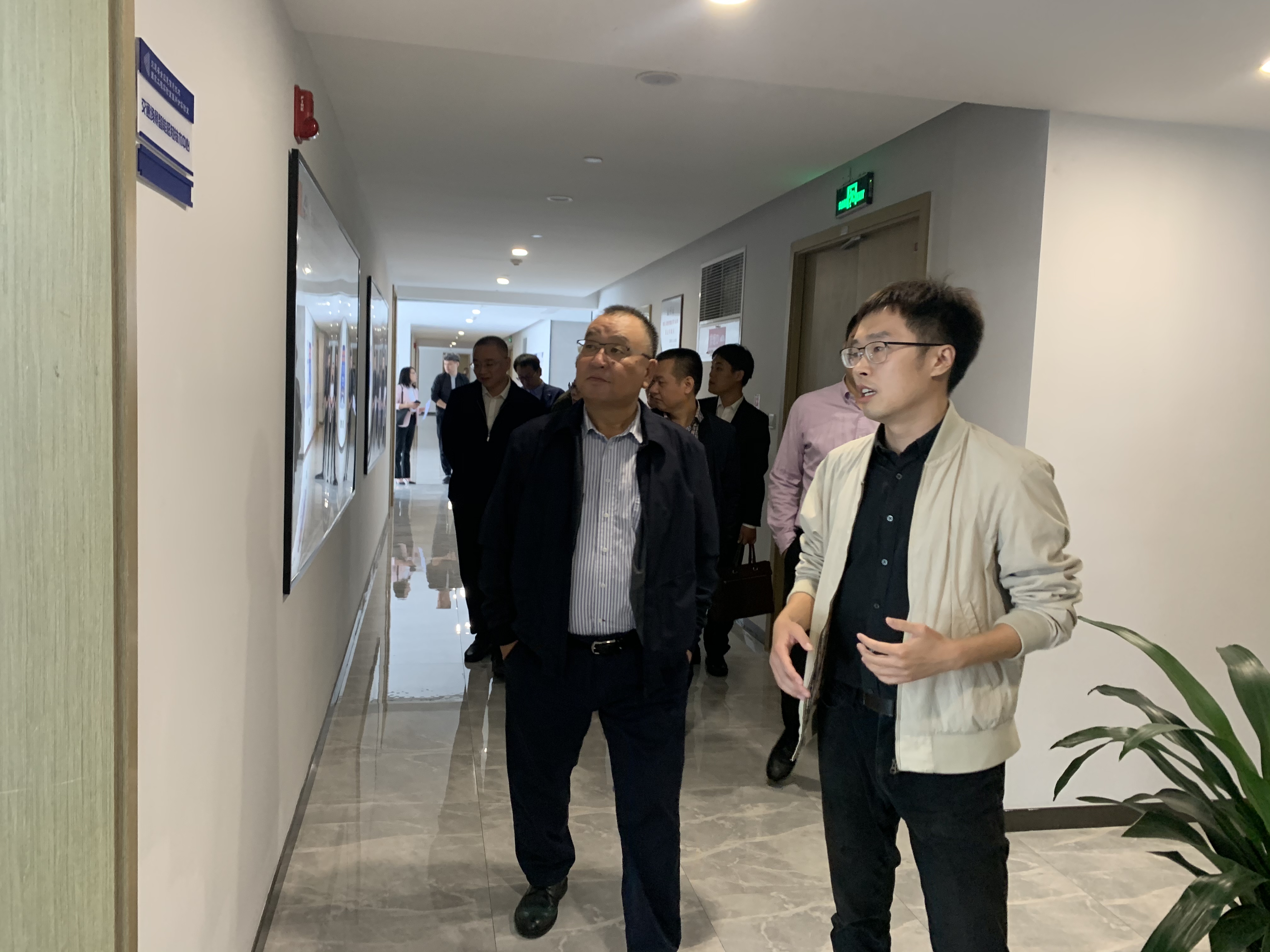 中国交通通信信息中心徐鹏展主任一行莅临温州分实验室指导